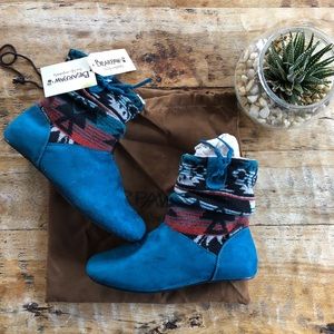 NWT BearPaw “Amber” Boots